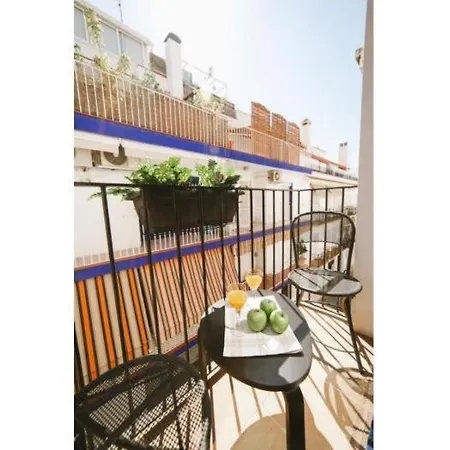 Spaces Deluxe Apartment- 3 Bedroom, 2 Bathroom, Next To Beach, Sleeps 6 Appartement Sitges