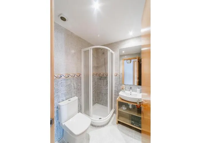 Spaces Deluxe Apartment- 3 Bedroom, 2 Bathroom, Next To Beach, Sleeps 6 シッチェス