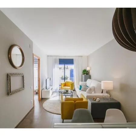 Апартаменты Spaces Deluxe Apartment- 3 Bedroom, 2 Bathroom, Next To Beach, Sleeps 6 Сиджес